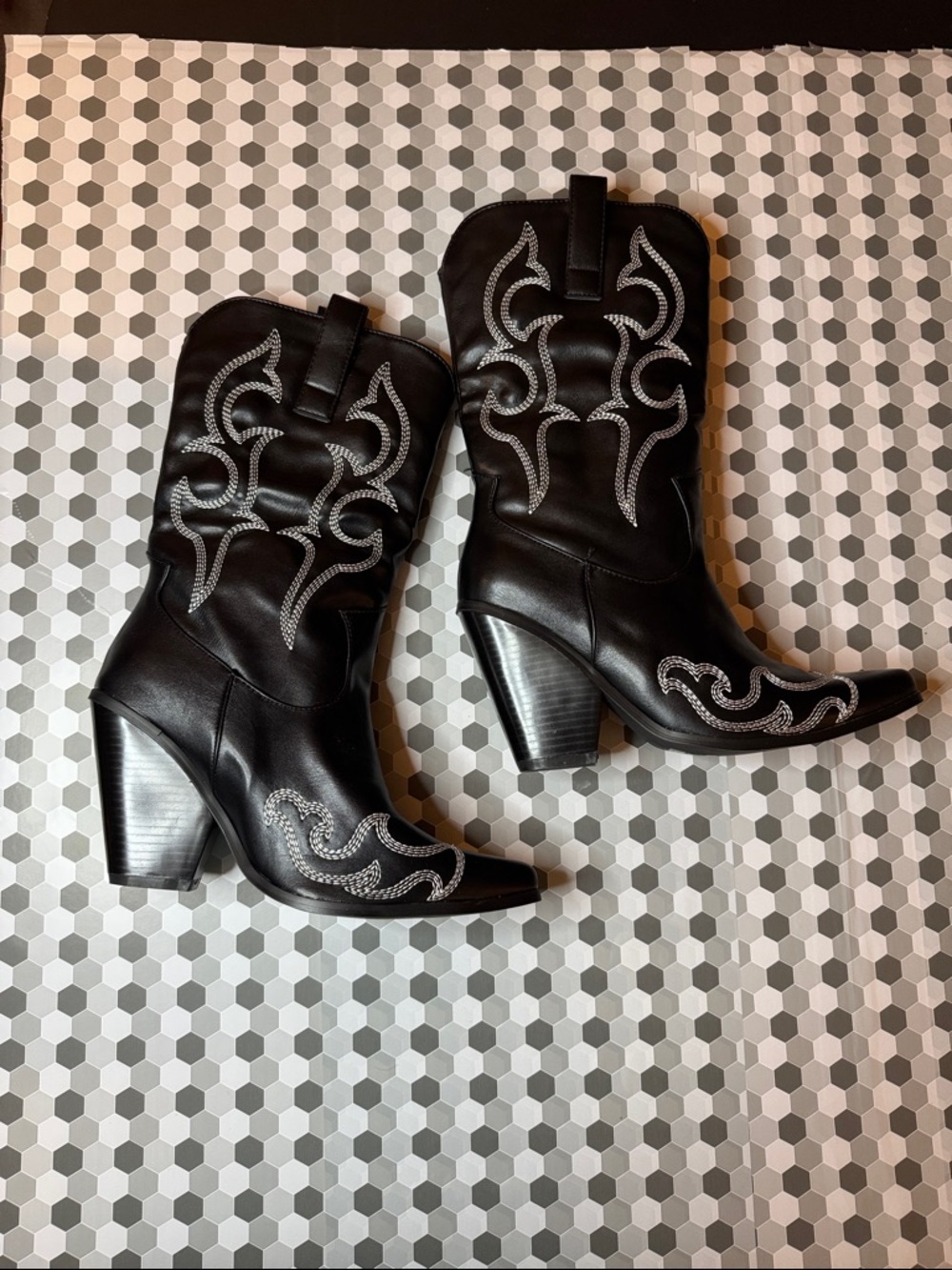 Western-Style Black Women's Ankle Boots with Silver Stitching